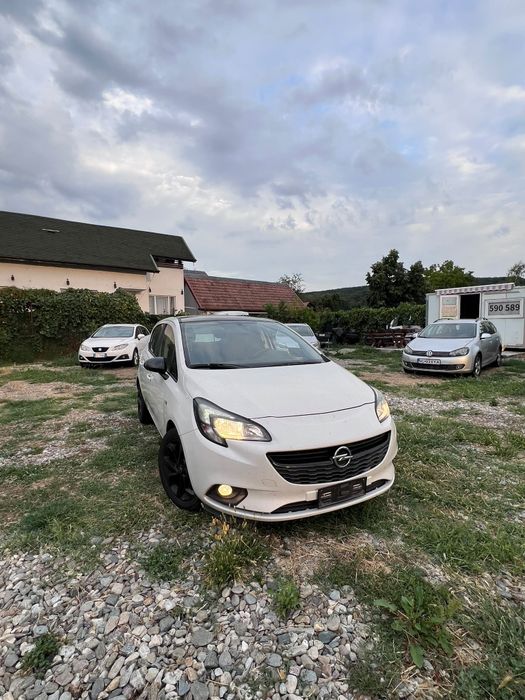 Opel Corsa 1.2 Benzină + GPL din fabrică – 2016 | Alb Perlat | Black Pack