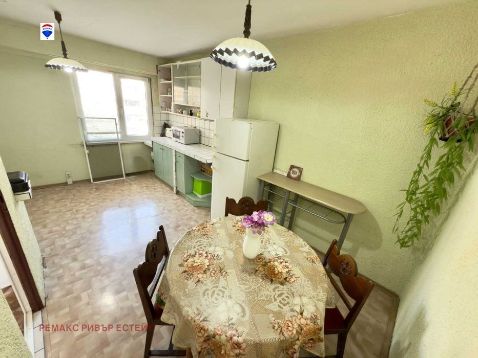 Продава се Тристаен апартамент в Русе, Чародейка - Север - 104 кв.м за 865 €/кв.м - Снимка #1