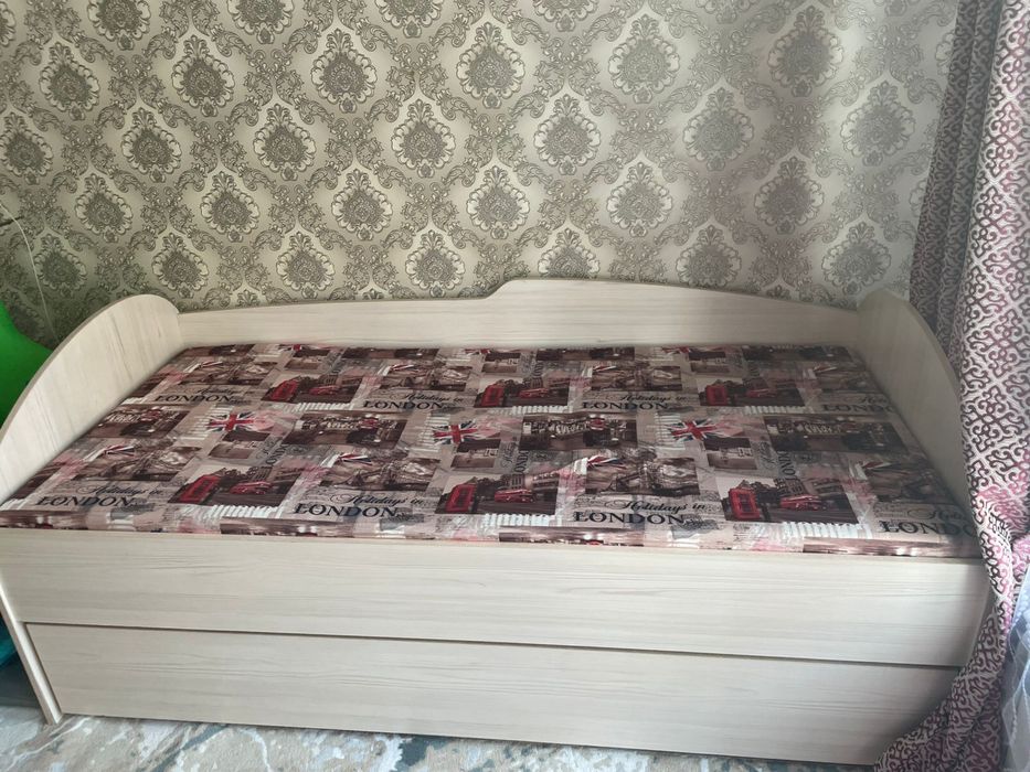 Продам двухярусную кровать