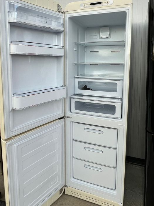 Хладилници SMEG .