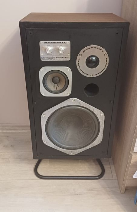 Продавам тонколони MARANTZ HD 660