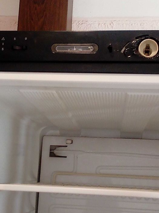 Хладилник с фризер два компресора