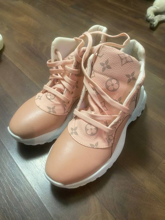 Обувь луи витон розовые