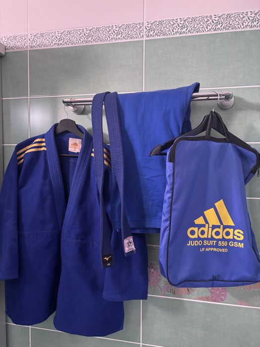 Adidas кимоно для дзюдо