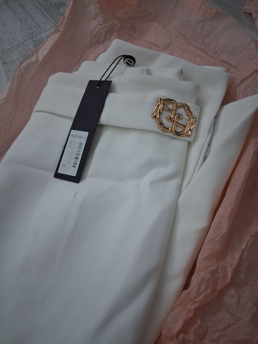 Нова бяла пола ALESSA