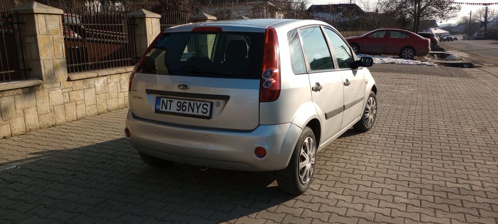 Vând Ford fiesta 2007 1.4  benzina