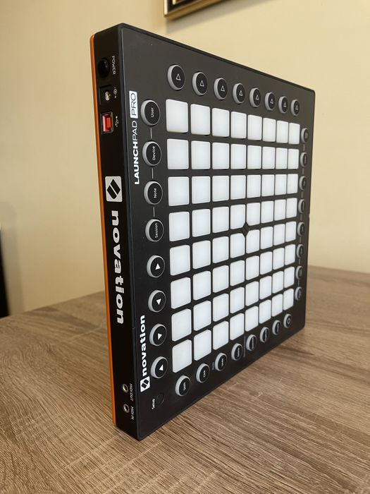 Портативный MIDI-контроллер Novation Launchpad Pro
