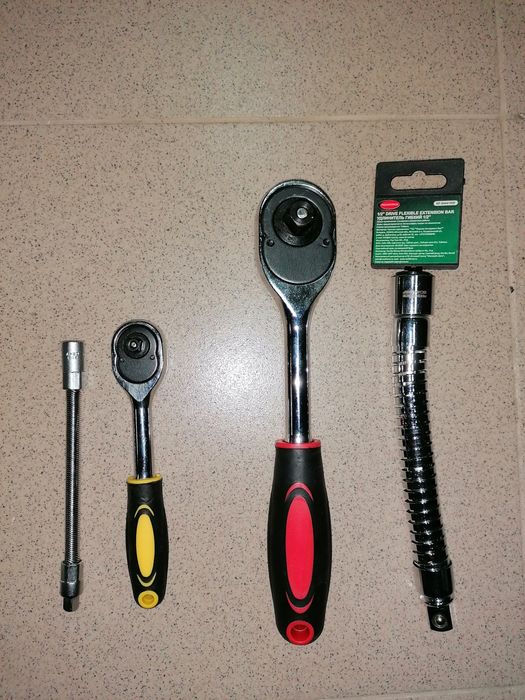 Щанги за гуми. Ключ джанти. Комплект звездогаечни ключове. Манометър