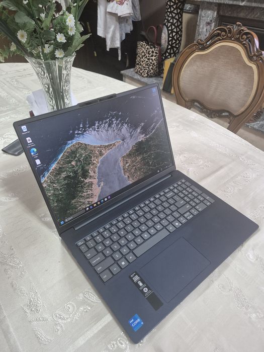 Laptop Lenovo nou