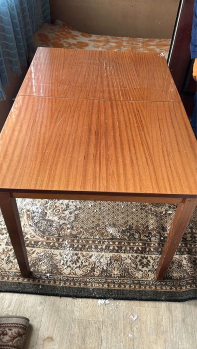 Продам стол со стульями