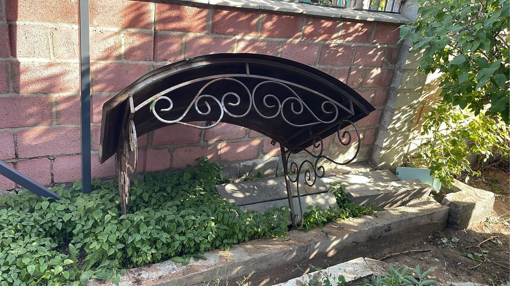 Казырек для входной двери