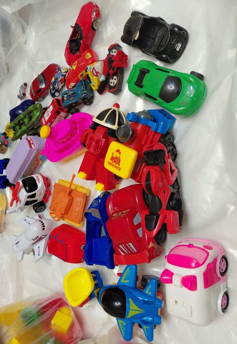 Продам машинки, самолёты, вертолёты, танки, мотоциклы