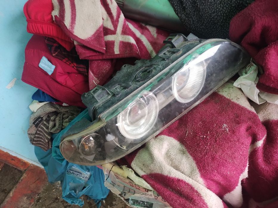 Vând faruri BMW E39