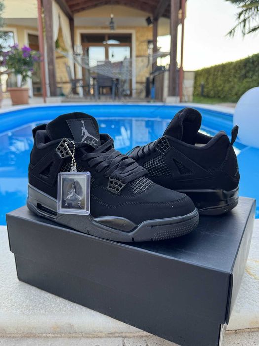 Jordan 4 Retro "Black Cat" Размер 44 EUR Мъжки Кецове + Кутия