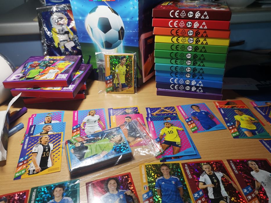 Vând Panini Family 2023 world cup women McDonald's Happy Meal album