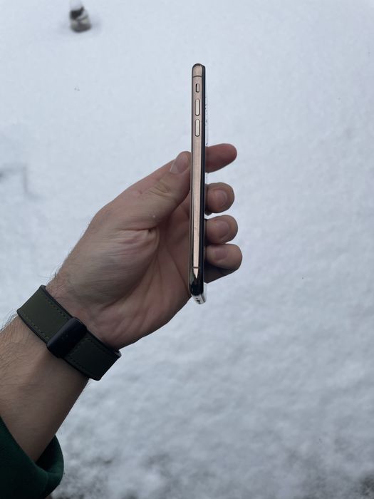 Продам телефон  Айфон Xs