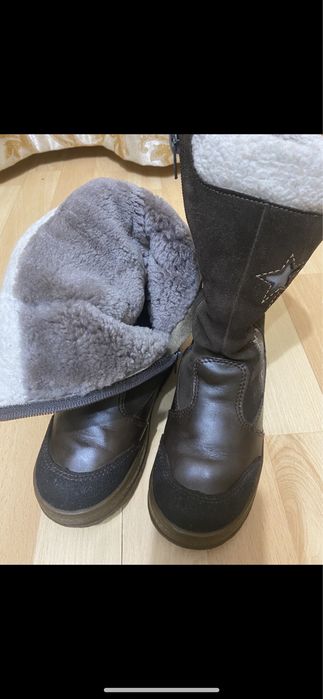 Срочно продам зимние сапоги на девочку
