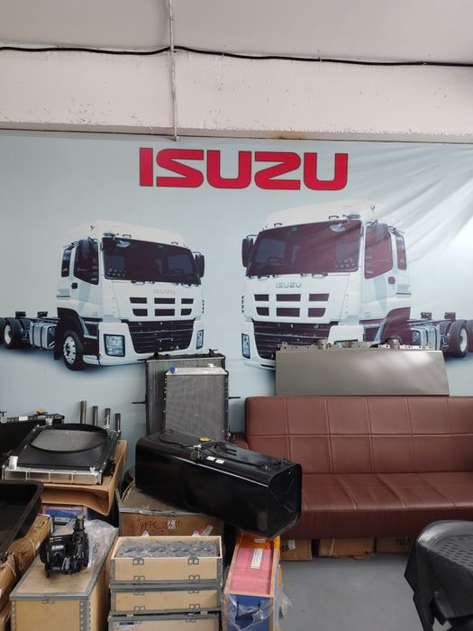 Запчасти для машины марки Исузу