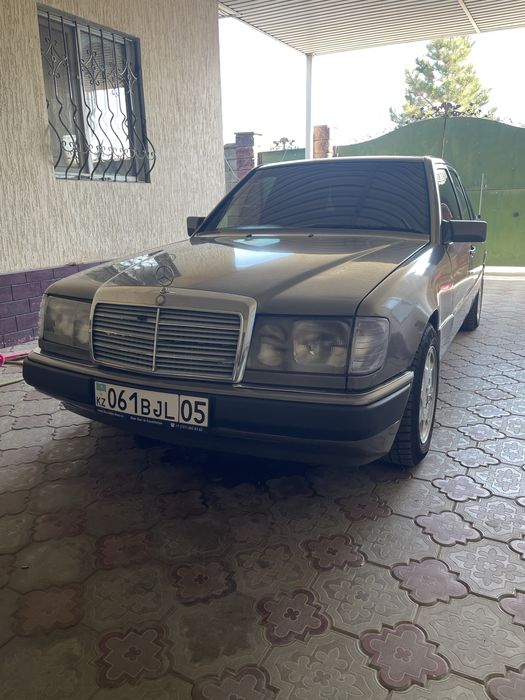 Мерседес Бенс 124