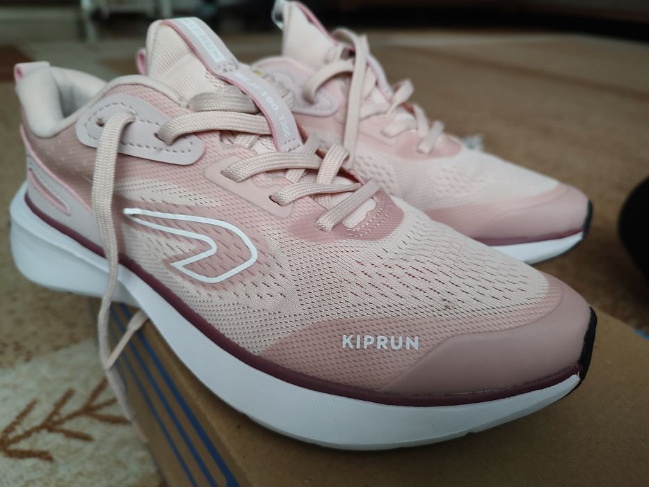 Adidasi Kiprun Decathlon roz marime 37, stare f.buna