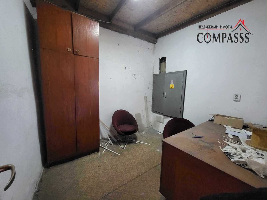 Продава се Промишлена сграда в Добрич, Градска болница - 2061 кв.м за 153 €/кв.м - Снимка #7