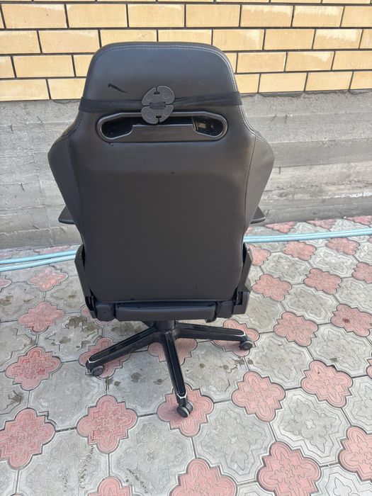 Игровое кресло Dxracer
