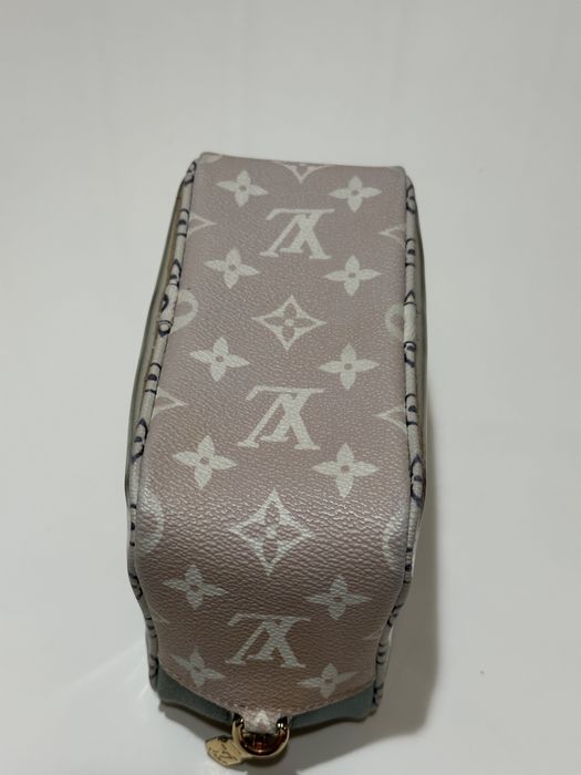 Дамска несесер-чанта Louis Vuitton Beach Pouch Monogram Giant / Khaki Green