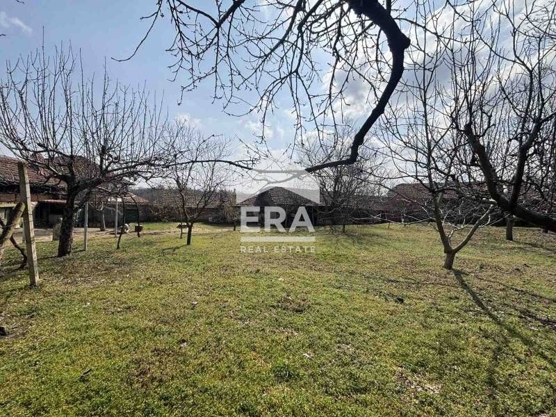 Двуетажна къща в с.Екзарх Йосиф