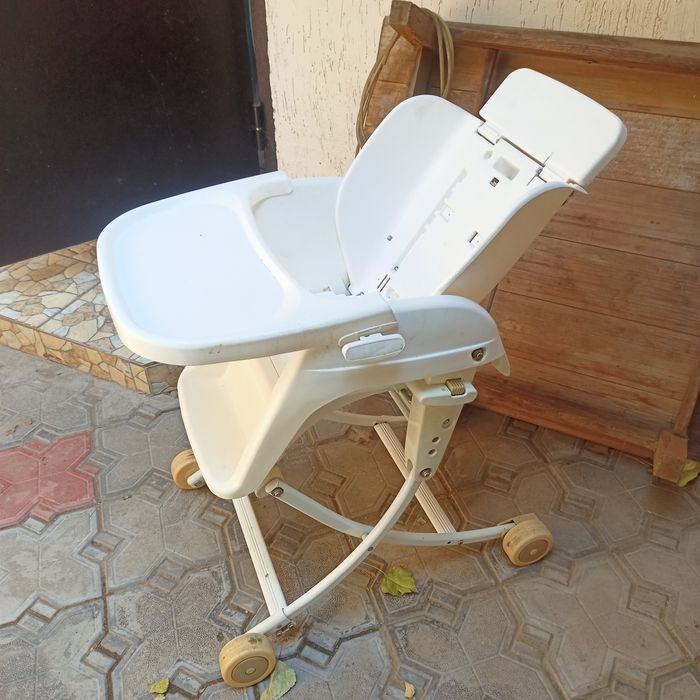 Столик для кормления ребёнка
