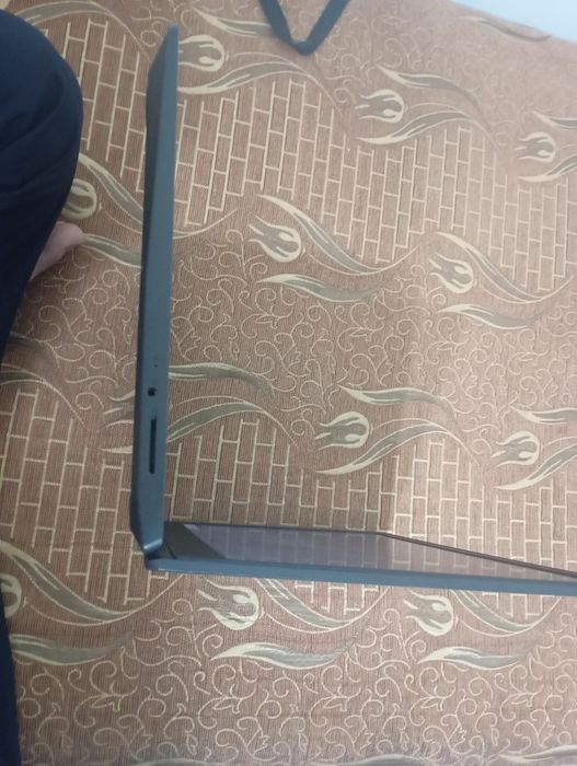 Noutbuk lenovo  zaradchiki bilan