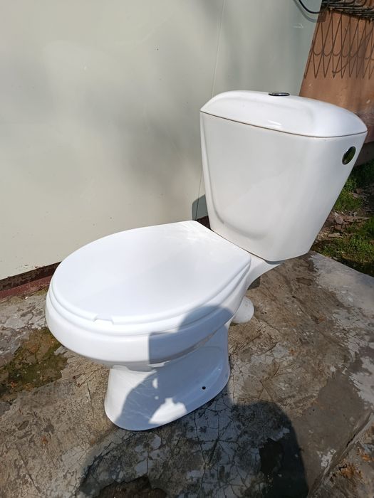 Продам унитаз Golsar производство Иран