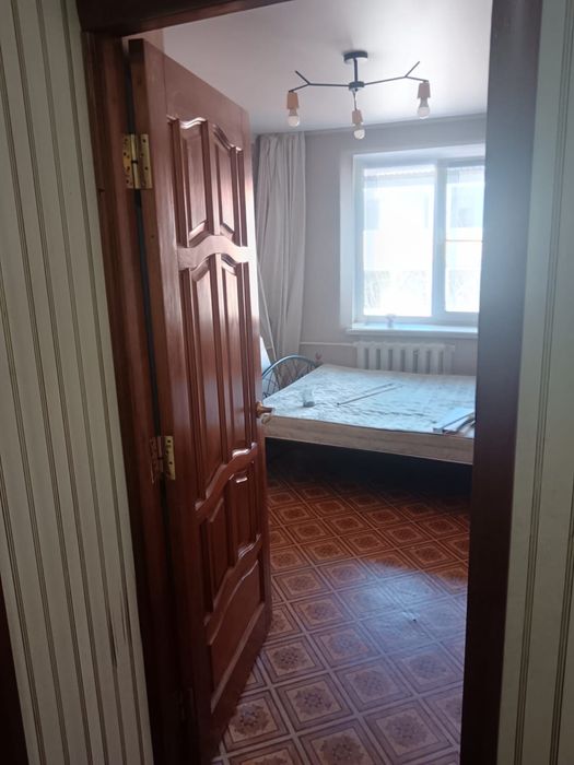 Продам межкомнатные двери из дерева