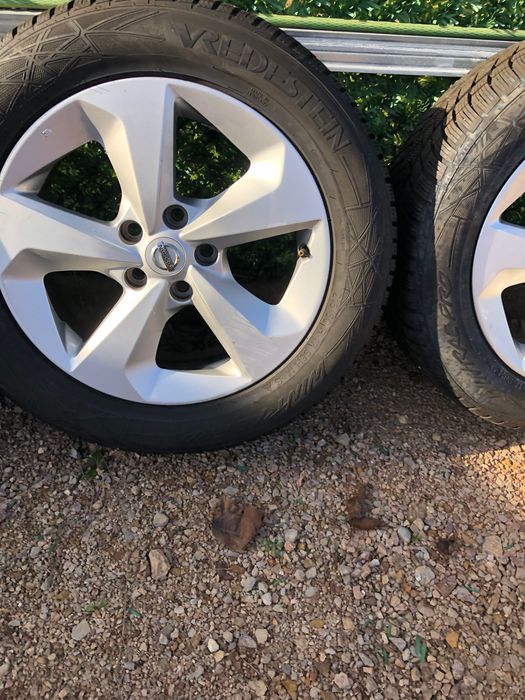4бр. алуминиеви джанти с гуми от Nissan Qashqai 17 цола.