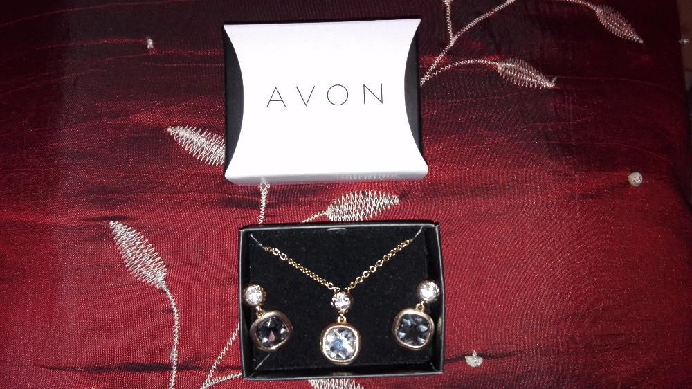 Страхотен комплектна AVON от 2 части 20 лева