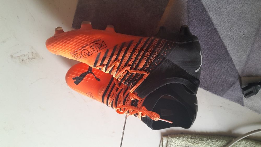 Продам бутсы puma