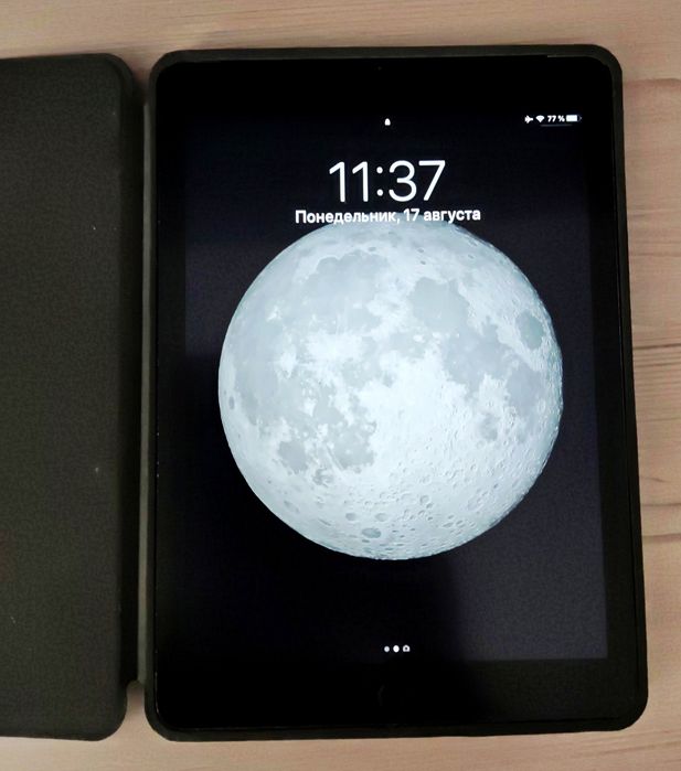 Айпад Apple Air A1475