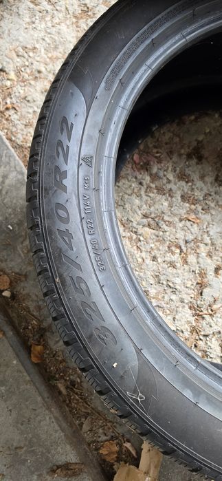 Pirelli 325/40/22  Зимни- 2броя