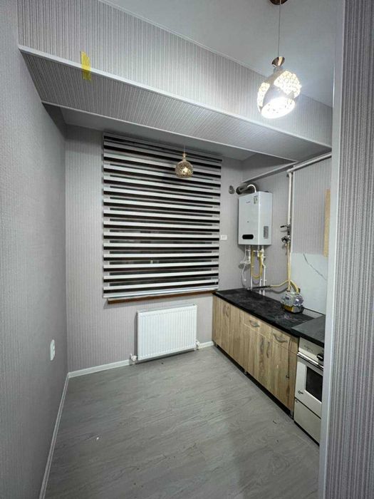 Янги домдан 1 хонали квартира сотилади 5 микрн