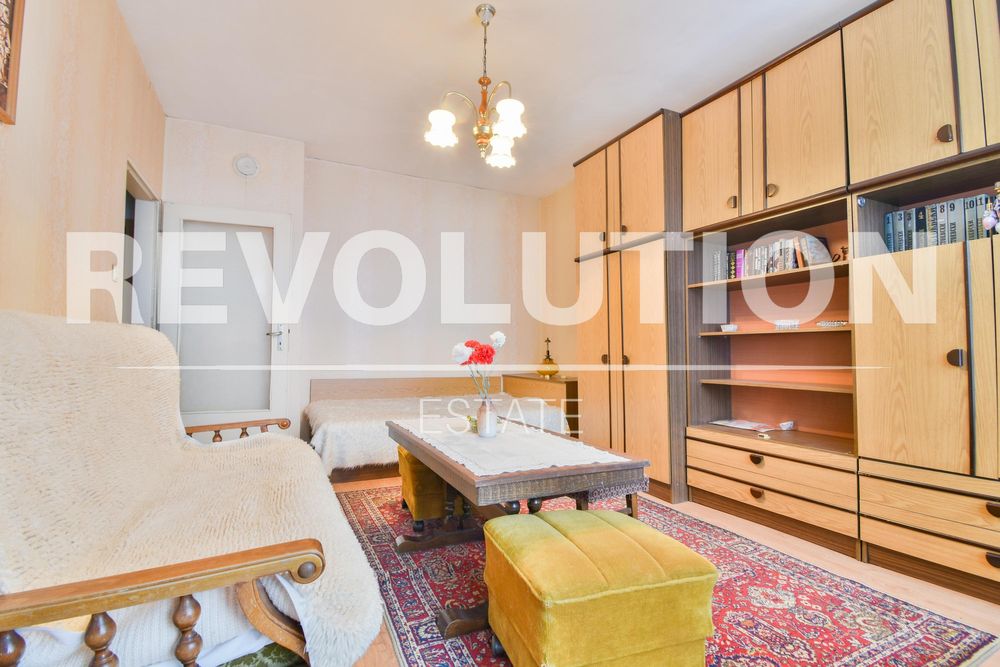 Дава се под наем Едностаен апартамент в София, Обеля 2 - 45 кв.м за 325 € - Снимка #1