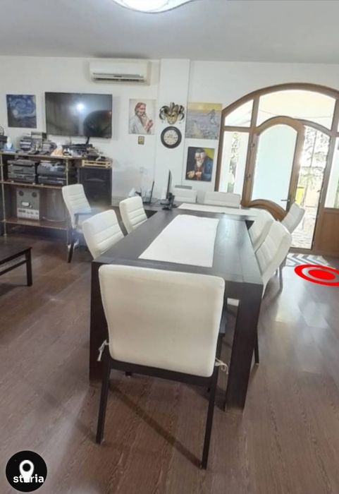 Vilă-Pensiune pe malul Marii Negre .cu 11 camere, 11 băi,curte 500mp.