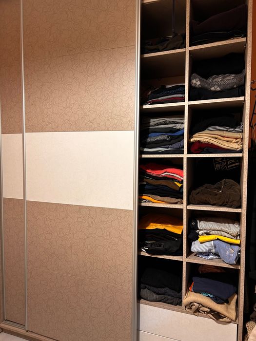 Гардероб с плъзгащи врати