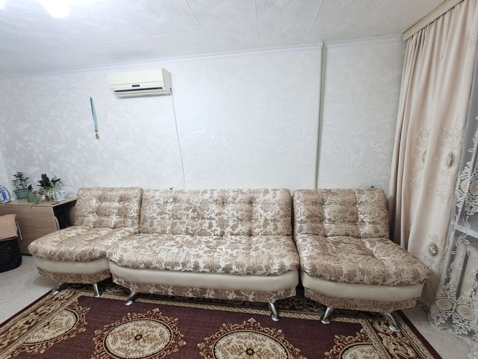 ПРОДАЁТСЯ ДИВАН цена 30.000тг(есть торг)