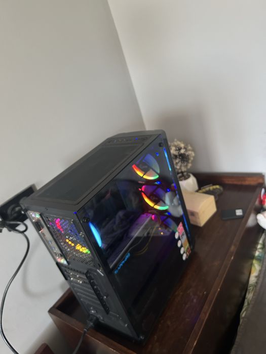 Геймърски компптър, бюджетен 16gb ddr4 rx 470 nitro r5 5600
