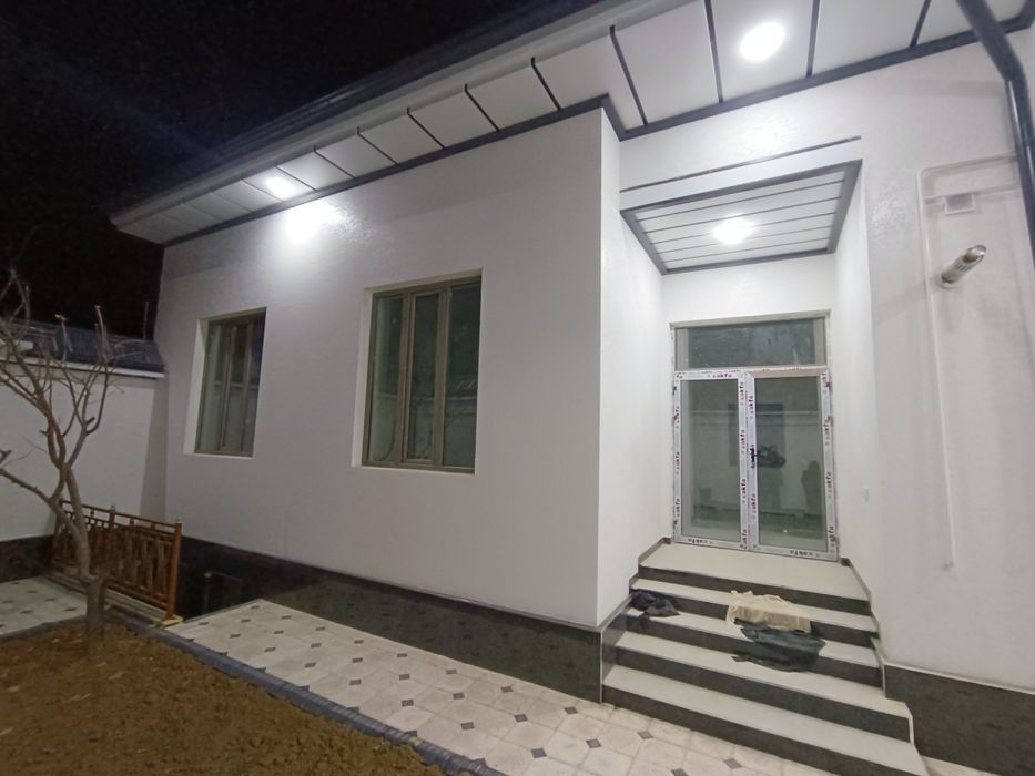 Янги пишган гишт дан курилган 2 соток 5 хона кухня подвал 3 санузел,