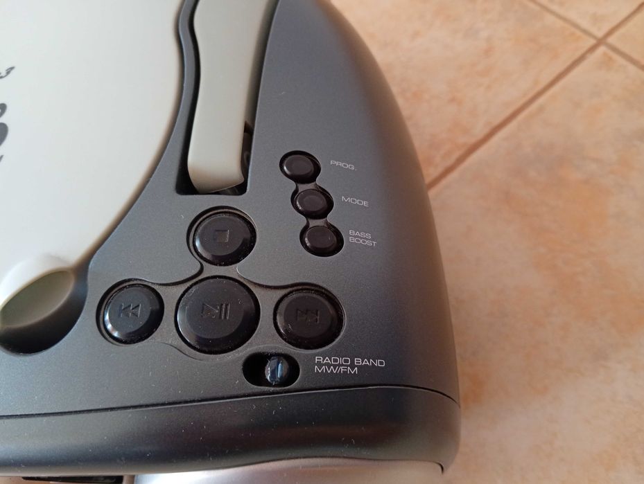Thomson MP3 с 4 CD чейнджър