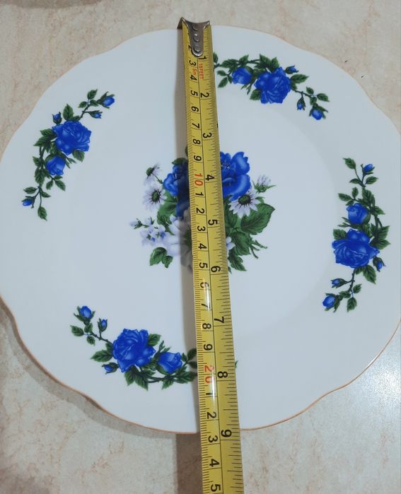 Тарелки большие 4 шт