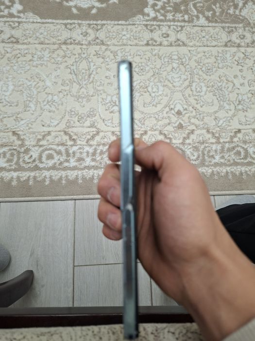 Vivo v27e  продам