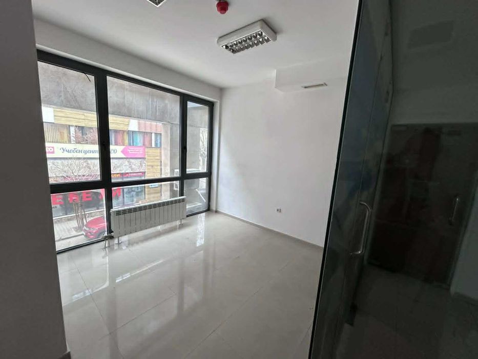 Дава се под наем Офис в София, Център - 13 кв.м за 298.86 € - Снимка #1