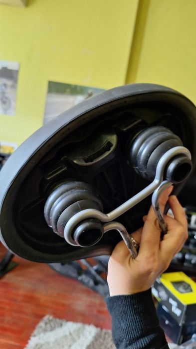 Продавам комфортна вело седалка