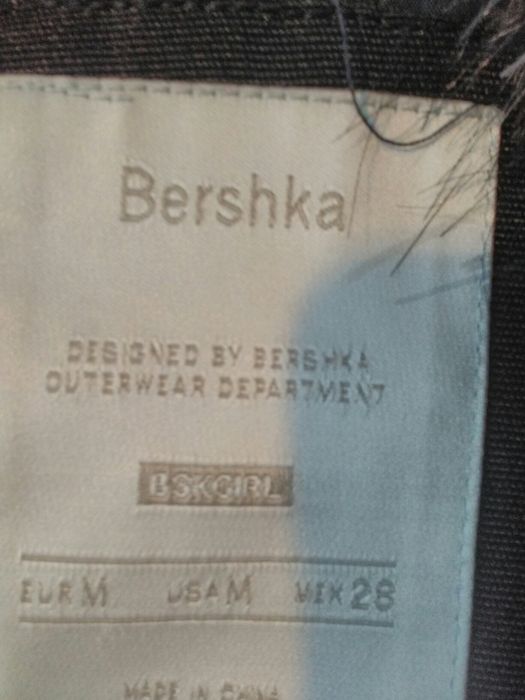 Geaca dama/fete Bershka de iarna, mar. M, cul. bleumarin